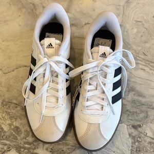 Adidas Classic VI 3 Court White and Black shoes. Size 9.5W